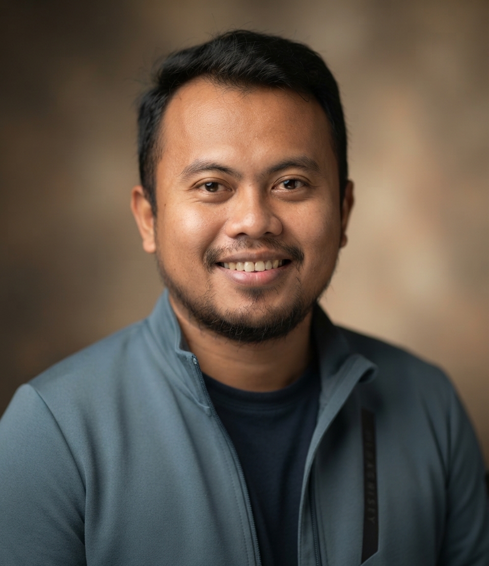Portrait of Skipper Amir